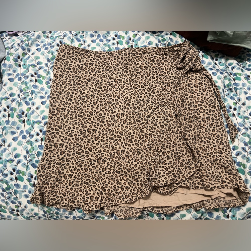 Cheetah wrap skort- size medium